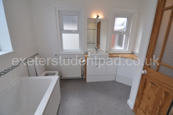 Main Bathroom 2