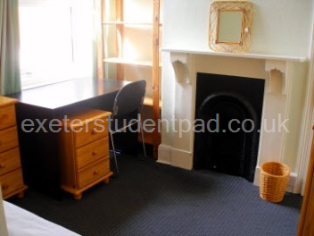 middle upstairs bedroom