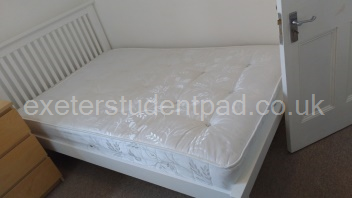 Upstairs middle bedroom