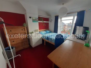 Large double guest bedroom.