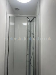 separate shower/washbasin room