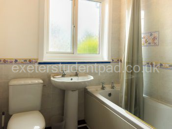 Main Bathroom 1st Floor 